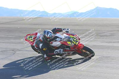 media/Nov-17-2024-CVMA (Sun) [[1fec520723]]/Race 11-Amateur Supersport Open/